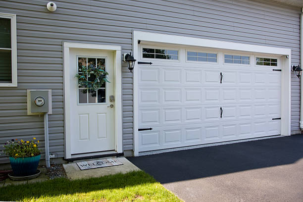 24/7 Emergency Garage Door Panel Replacement experts in Oak Grove, MN